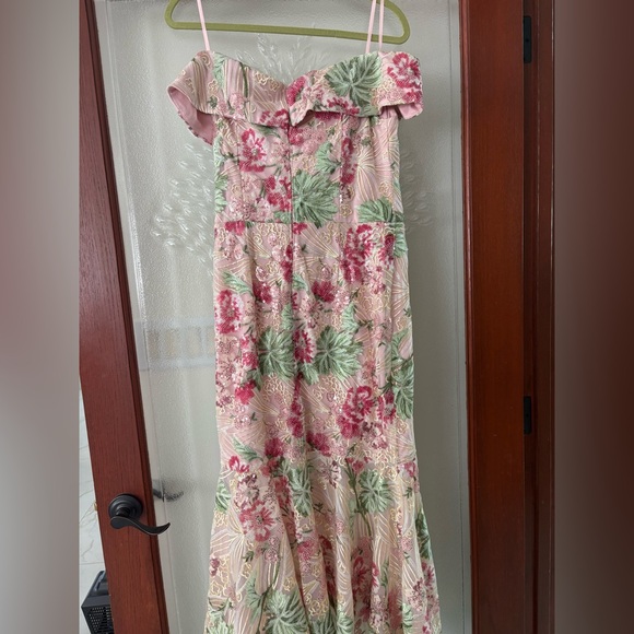 Xscape Gown - Picture 4 of 7